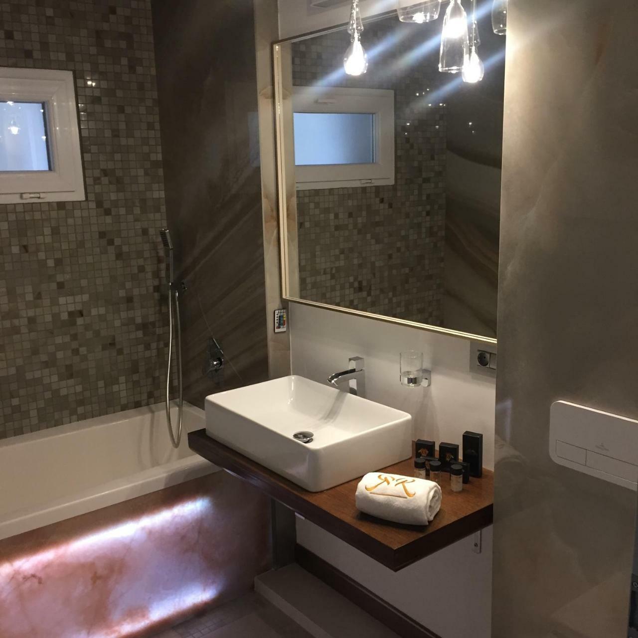 Rubio Residence - Accmonia Luxury Apartment Arad Ngoại thất bức ảnh