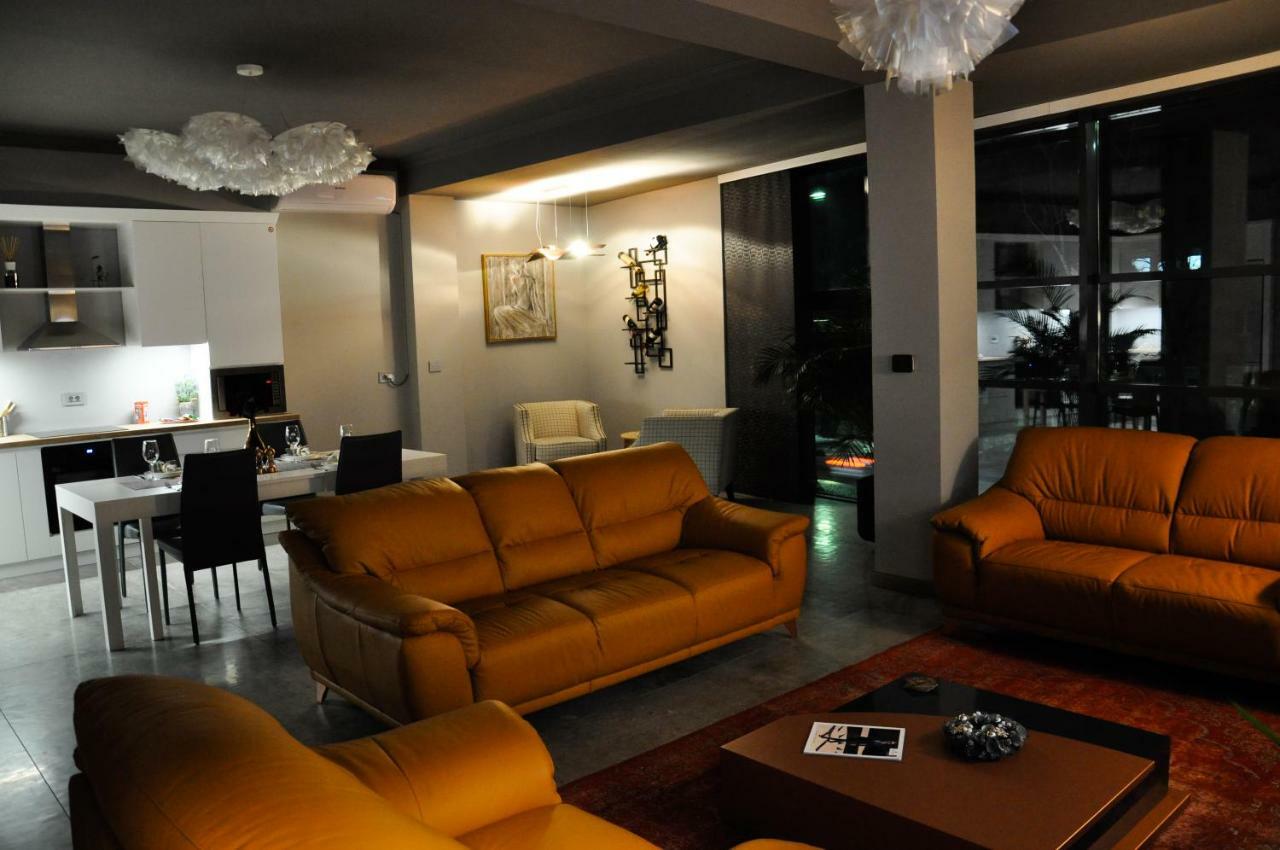 Rubio Residence - Accmonia Luxury Apartment Arad Ngoại thất bức ảnh